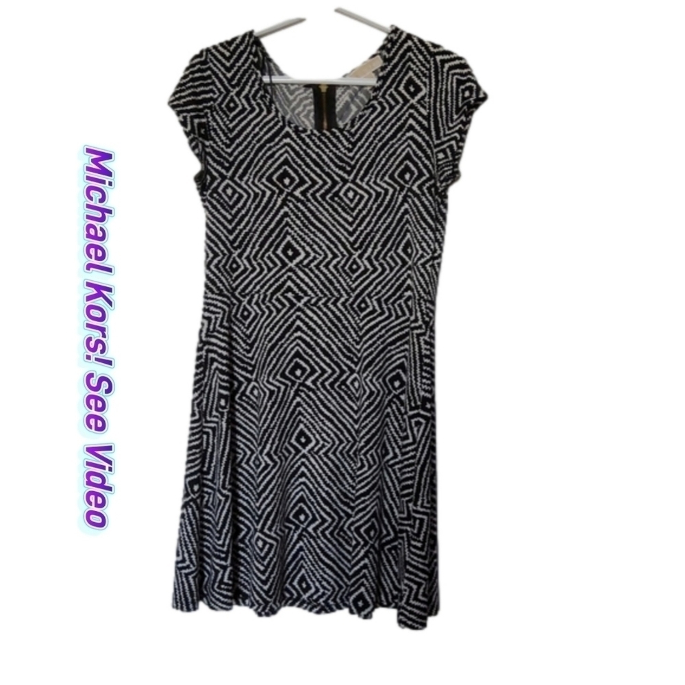 💛🩷💙 Michael Kors Soft, Stretchy Beautiful Dress! M Like New!